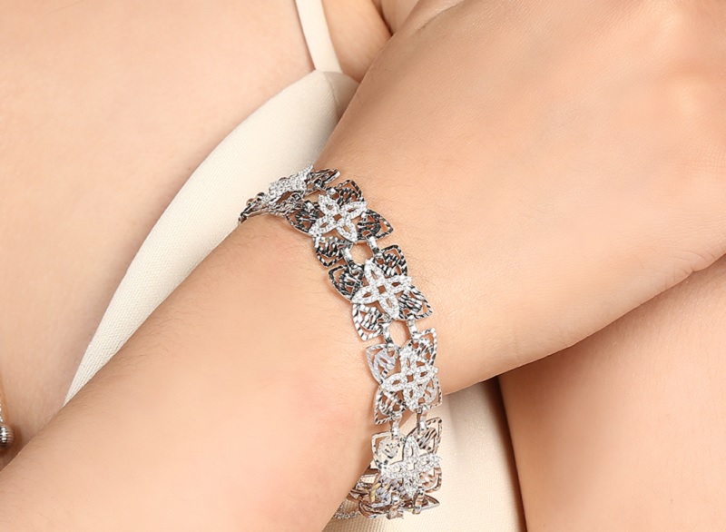 Lắc tay bản to, cá tính